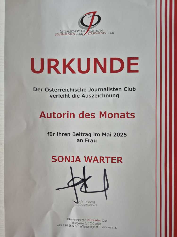 Urkunde des Österreichischen Journalisten Clubs, in der Sonja Warter als Autorin des Monats Mai 2025 ausgezeichnet wird.